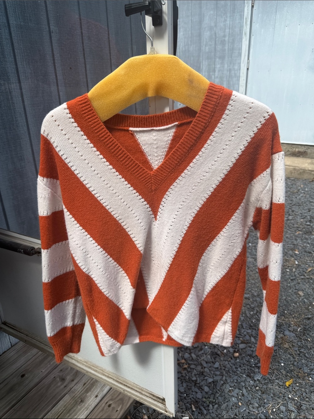 Amazon Women's Rust and White Chevron V-Neck Sweater